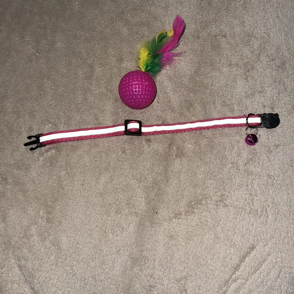 Cat pink reflective stripe adjustable collar with bonus feather ball toy New